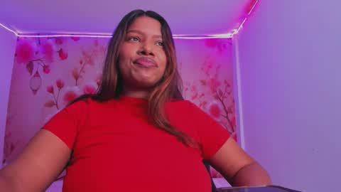 Snapshot of thais_waldrof chatting on 14, 12, 2025 Andreina online show from 14, 12, 2025