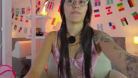 Snapshot of thamara_l11 chatting on 2, 7, 2026 Dany online show from 2, 7, 2026