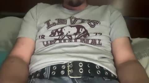 Snapshot of thatboi_g chatting on 9, 4, 2026 thatboi_g online show from 9, 4, 2026