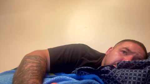 Snapshot of thatguymichael93 chatting on 25, 10, 2025 thatguymichael93 online show from 25, 10, 2025