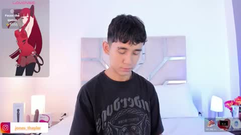 Thayler  online show from 28, 11, 2025