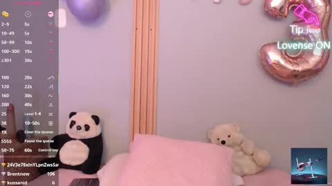 Snapshot of thayssa_ross chatting on 29, 4, 2026 THAYSSA ROSS online show from 29, 4, 2026