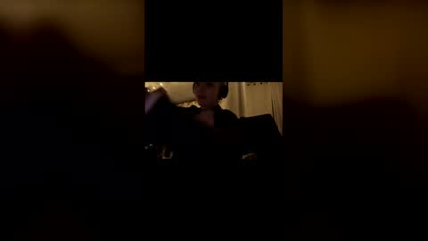 Snapshot of the_arctic_beaty chatting on 1, 3, 2026 the_arctic_beaty online show from 1, 3, 2026