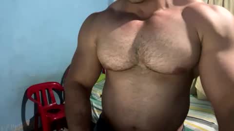 Snapshot of the_beastmuscle chatting on 8, 3, 2025 beast online show from 8, 3, 2025