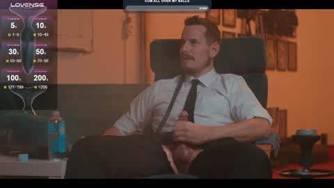 Snapshot of the_dilf chatting on 19, 12, 2024 The DILF -  online show from 19, 12, 2024