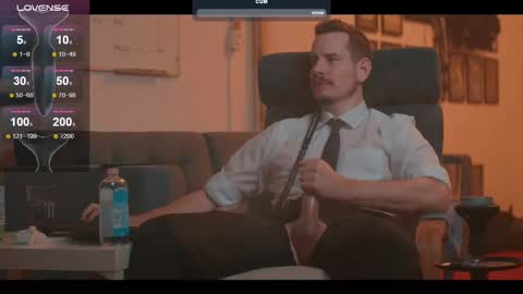 Snapshot of the_dilf chatting on 10, 2, 2025 The DILF -  online show from 10, 2, 2025