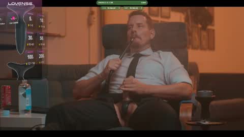 Snapshot of the_dilf chatting on 11, 10, 2025 The DILF -  online show from 11, 10, 2025