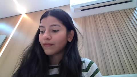 Snapshot of the_emely chatting on 4, 5, 2026 IM EMELY online show from 4, 5, 2026