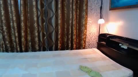 Snapshot of the_girl_nxt_door chatting on 16, 11, 2025 samm online show from 16, 11, 2025