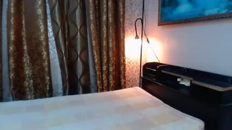 Snapshot of the_girl_nxt_door chatting on 19, 11, 2025 samm online show from 19, 11, 2025