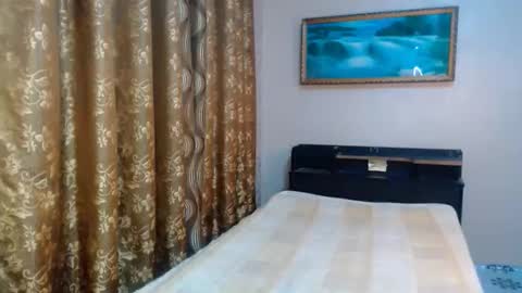 Snapshot of the_girl_nxt_door chatting on 22, 11, 2025 samm online show from 22, 11, 2025