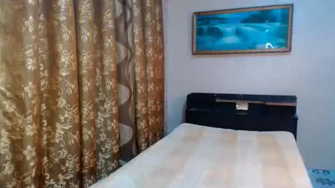 Snapshot of the_girl_nxt_door chatting on 24, 11, 2025 samm online show from 24, 11, 2025