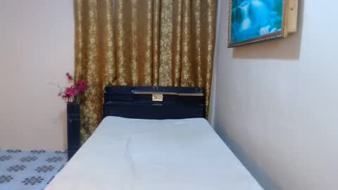 Snapshot of the_girl_nxt_door chatting on 16, 12, 2025 samm online show from 16, 12, 2025