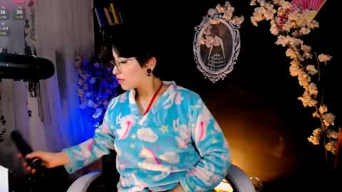 Snapshot of the_kitty_roxy chatting on 1, 5, 2026 ... ... online show from 1, 5, 2026