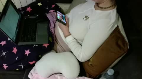 Stephan 34  Cassandra 25 online show from 12, 4, 2026