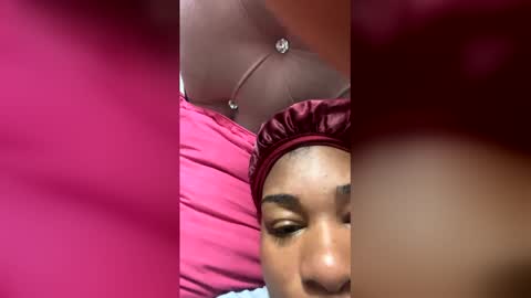 Snapshot of the_pearl1999 chatting on 26, 11, 2025 K-J online show from 26, 11, 2025