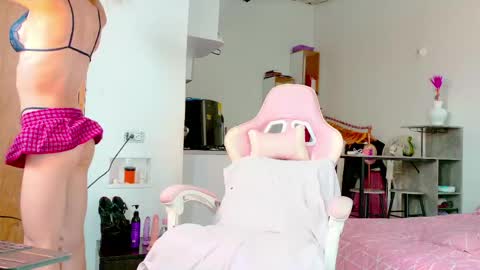 Snapshot of the_queen_aleja chatting on 20, 3, 2026 IGAleja queen1 online show from 20, 3, 2026