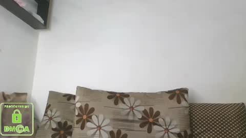 Snapshot of the_right_girl chatting on 8, 3, 2025 Suzan Sexy online show from 8, 3, 2025