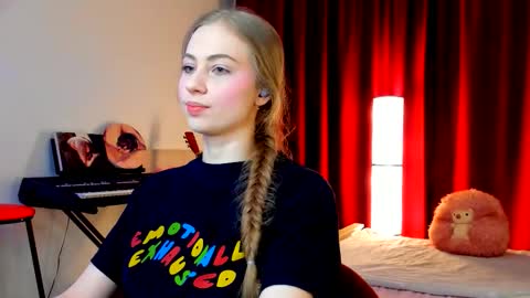 Snapshot of the_steel_magnolia_ chatting on 18, 3, 2026 Ally STREAMING ON TWITCH NOW Check my Twitter for updates online show from 18, 3, 2026