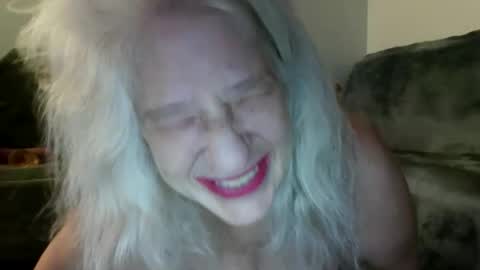 Snapshot of thearcticmilf chatting on 22, 5, 2026 The Arctic Milf online show from 22, 5, 2026