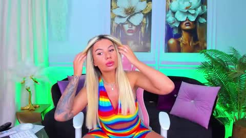 Snapshot of thebaewatch chatting on 21, 9, 2025 BaeWatch online show from 21, 9, 2025