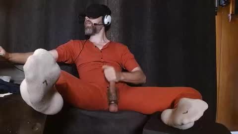Snapshot of thebarefootgamer chatting on 11, 5, 2026 Blue and Red online show from 11, 5, 2026