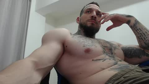 Snapshot of thebestmuscles chatting on 15, 4, 2026 John online show from 15, 4, 2026