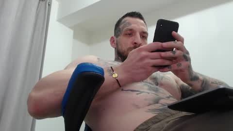 Snapshot of thebestmuscles chatting on 16, 4, 2026 John online show from 16, 4, 2026