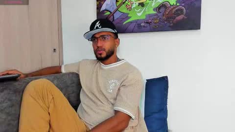 Snapshot of theblack_frank chatting on 4, 12, 2025 theblack_frank online show from 4, 12, 2025