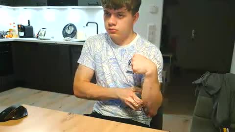 thecuteguy144949 online show from 3, 11, 2025