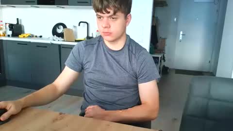 thecuteguy144949 online show from 5, 11, 2025