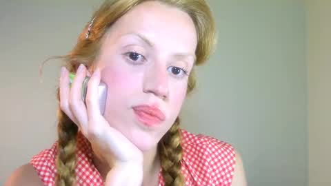 Snapshot of thedollxxxperience chatting on 22, 9, 2025 Yolanda online show from 22, 9, 2025