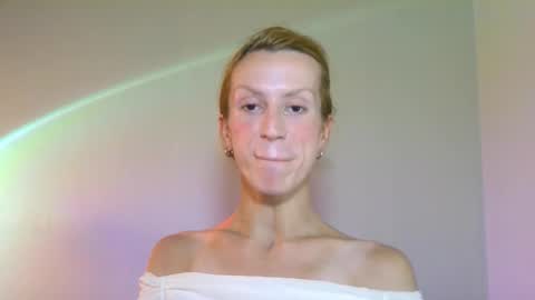 Snapshot of thedollxxxperience chatting on 12, 10, 2025 Yolanda online show from 12, 10, 2025