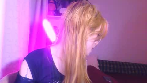 Snapshot of thedollxxxperience chatting on 5, 1, 2026 Yolanda online show from 5, 1, 2026