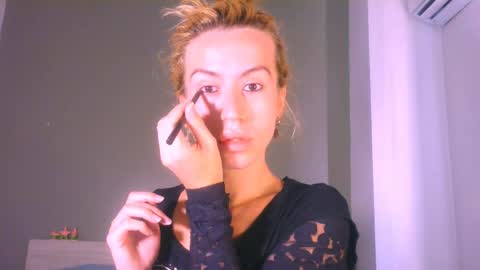 Snapshot of thedollxxxperience chatting on 7, 4, 2026 Yolanda online show from 7, 4, 2026