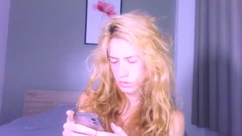 Snapshot of thedollxxxperience chatting on 24, 4, 2026 Yolanda online show from 24, 4, 2026