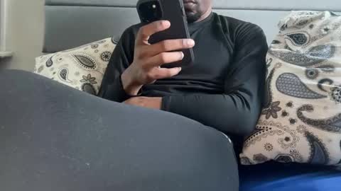 Snapshot of theeshooterr chatting on 4, 2, 2025 theeshooterr online show from 4, 2, 2025