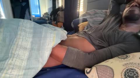 Snapshot of theeshooterr chatting on 9, 10, 2025 theeshooterr online show from 9, 10, 2025