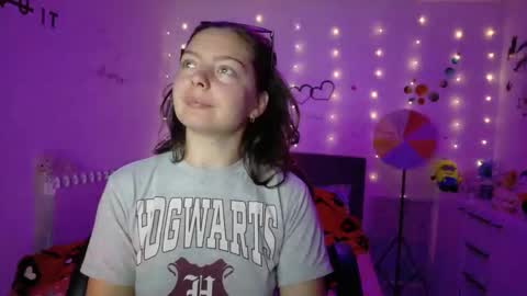 Snapshot of thefarmergirl chatting on 29, 9, 2025 TheFarmergirl online show from 29, 9, 2025