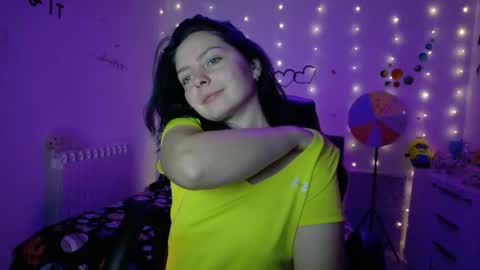 Snapshot of thefarmergirl chatting on 15, 10, 2025 TheFarmergirl online show from 15, 10, 2025