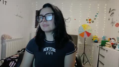 Snapshot of thefarmergirl chatting on 17, 10, 2025 TheFarmergirl online show from 17, 10, 2025
