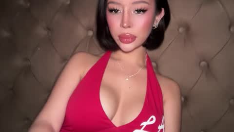 Elle  dont forget to folloW me and thumbs up online show from 8, 3, 2026