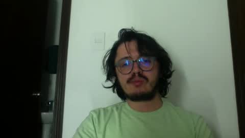 Snapshot of theguitarmistery chatting on 4, 4, 2026 theguitarmistery online show from 4, 4, 2026