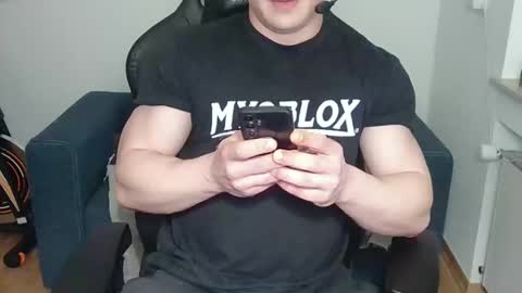 Snapshot of theguyfrombehind chatting on 5, 4, 2026 Alex online show from 5, 4, 2026