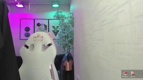 Theia  online show from 18, 3, 2026