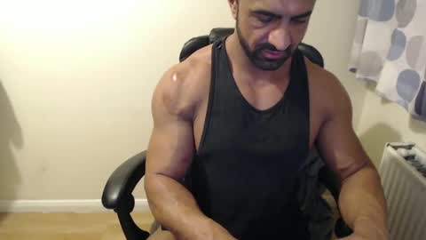 Snapshot of themusclefactory chatting on 16, 10, 2025 TheMuscleFactory online show from 16, 10, 2025
