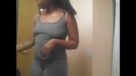 Snapshot of thenaturalgoddess chatting on 3, 2, 2025 TheNaturalGoddess online show from 3, 2, 2025