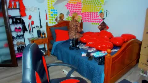 Snapshot of thenaughtygf chatting on 12, 2, 2026 thenaughtygf online show from 12, 2, 2026