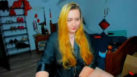 Snapshot of thenaughtygf chatting on 7, 4, 2026 thenaughtygf online show from 7, 4, 2026
