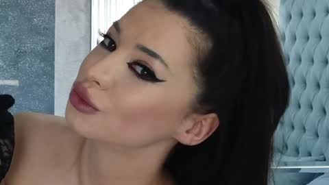 Snapshot of theowonder chatting on 5, 1, 2025 Theowonder online show from 5, 1, 2025